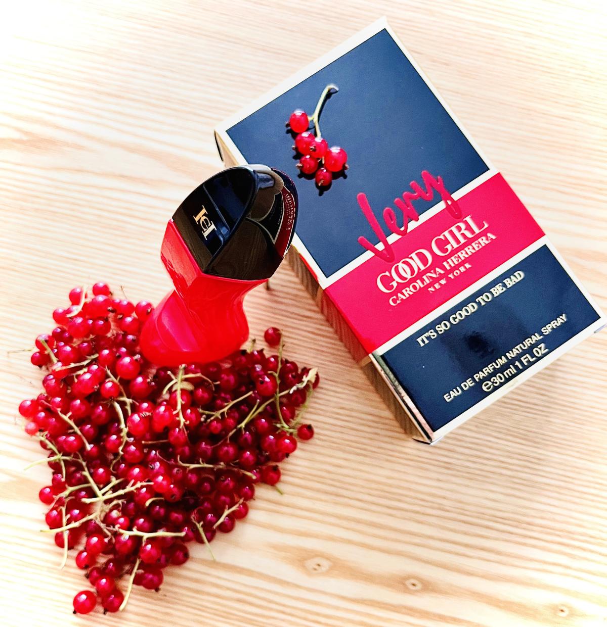 Carolina Herrera Very Good Gir - đánh giá và giá Rose Water Spray